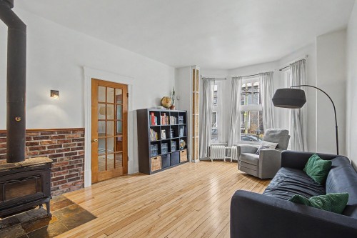 Salon - 262 Rue Laurier, Saint-Jean-Sur-Richelieu, QC - Indoor Photo Showing Living Room With Fireplace