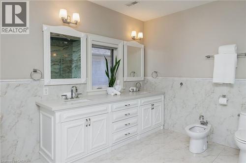 1165 Garden Road, Mississauga, ON - Indoor Photo Showing Bedroom