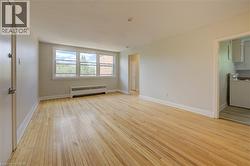 141 CHAPEL Street Unit# 13  Kitchener, ON N2H 2T6