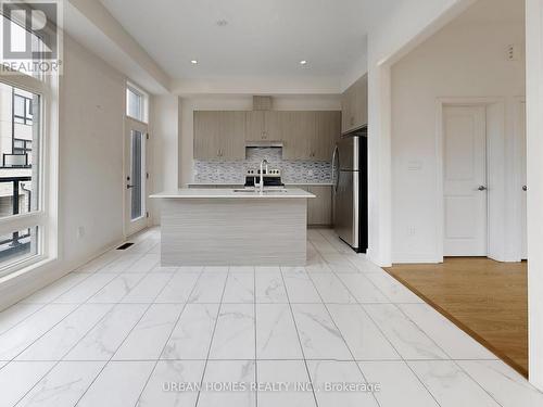 41 Gerussi Street, Vaughan, ON - Indoor Photo Showing Kitchen