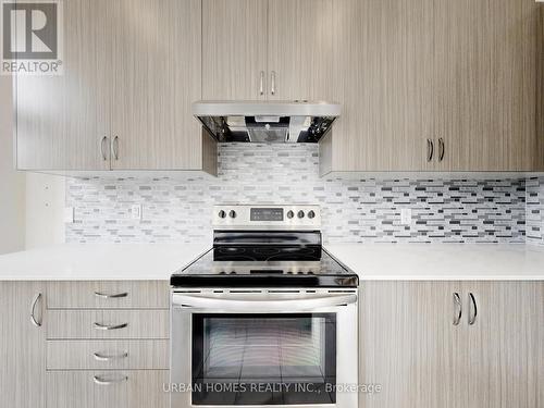 41 Gerussi Street, Vaughan, ON - Indoor Photo Showing Kitchen With Upgraded Kitchen