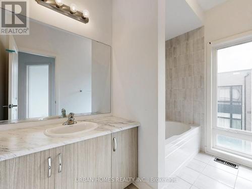 41 Gerussi Street, Vaughan, ON - Indoor Photo Showing Bathroom