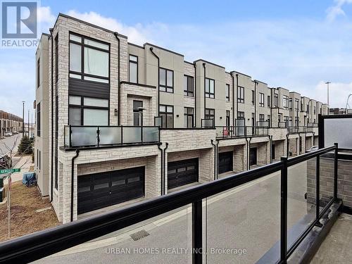 41 Gerussi Street, Vaughan, ON - Outdoor