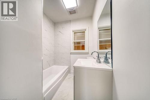 22 David Avenue, Hamilton, ON - Indoor Photo Showing Laundry Room