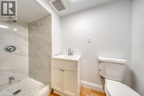 22 David Avenue, Hamilton, ON - Indoor Photo Showing Bathroom