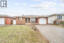 10682 KEATING CRESCENT Windsor, ON N8R 1T5