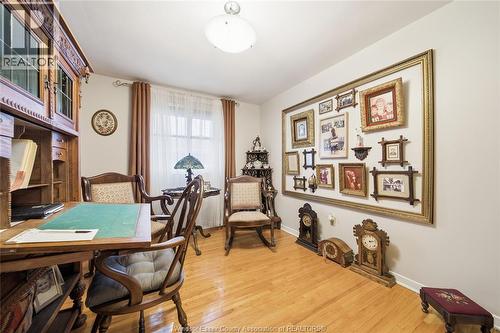 10682 Keating Crescent, Windsor, ON - Indoor Photo Showing Dining Room