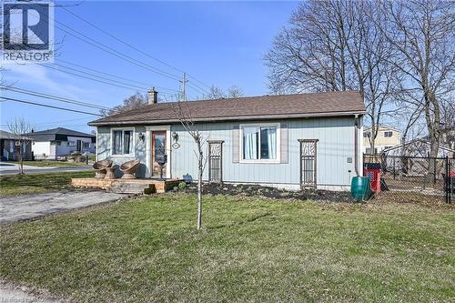 View of front facade with a shingled roof - 703 Dunn Avenue, Hamilton, ON - Outdoor