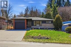 84 PLEASANT Avenue  Dundas, ON L9H 3T4