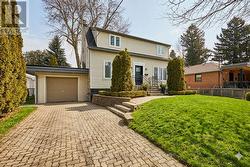 15 SQUIRES AVENUE  Toronto, ON M4B 2R2