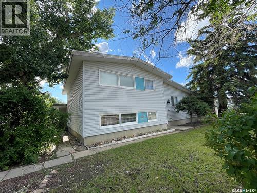 1001 2nd STREET W  Kindersley, SK S0L 1S0