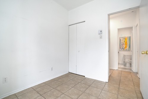 Chambre à coucher - 1-1319 Rue Ste-Catherine E., Montréal (Ville-Marie), QC - Indoor Photo Showing Other Room