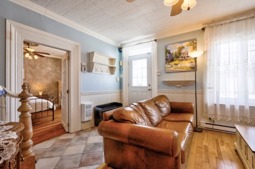 Hall d'entrée/Vestibule - 199 Rue Principale, Saint-Alexis, QC - Indoor Photo Showing Living Room