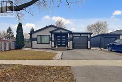 26 FARLEY CRESCENT Toronto, ON M9R 2A6