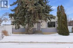 309 Lloyd CRESCENT  Saskatoon, SK S7L 4Z2