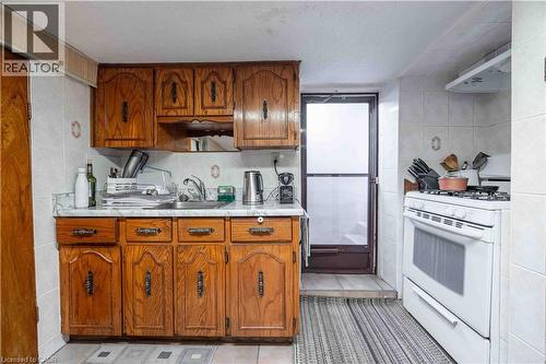 20 Milton Avenue, Hamilton, ON - Indoor Photo Showing Kitchen