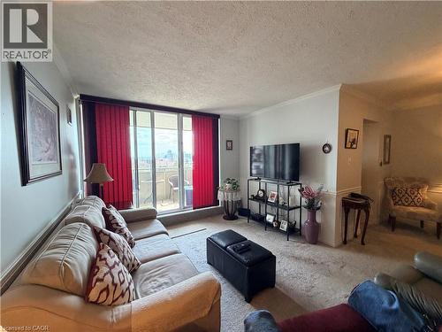 1415 Ghent Avenue Unit# 705, Burlington, ON - Indoor Photo Showing Living Room