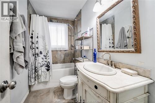2340 George Avenue, Windsor, ON - Indoor Photo Showing Bathroom