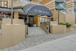 2101 - 556 LAURIER AVENUE W Ottawa, ON K1R 7X2