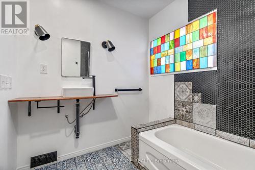 23 Clifford Street, Hamilton, ON - Indoor
