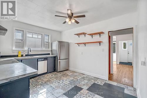 23 Clifford Street, Hamilton, ON - Indoor Photo Showing Kitchen