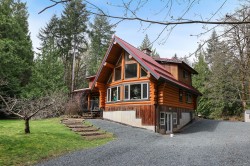 7889 Macartney Dr Fanny Bay, BC V0R 1W0