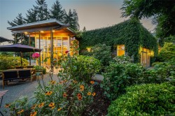 6552 North Rd Duncan, BC V9L 6K9