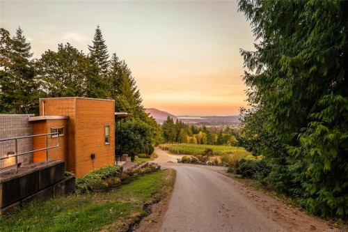 6552 North Rd, Duncan, BC 