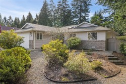 440 Quatna Rd Qualicum Beach, BC V9K 1B5