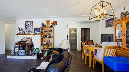 2768 Valleyview Drive, Kamloops, BC - Indoor Photo Showing Dining Room