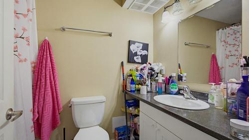 2768 Valleyview Drive, Kamloops, BC - Indoor Photo Showing Bathroom