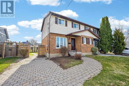 19 GRAND AVENUE  Grimsby, ON L3M 2R6