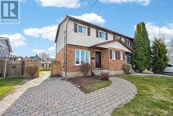 19 GRAND AVENUE Grimsby, ON L3M 2R6
