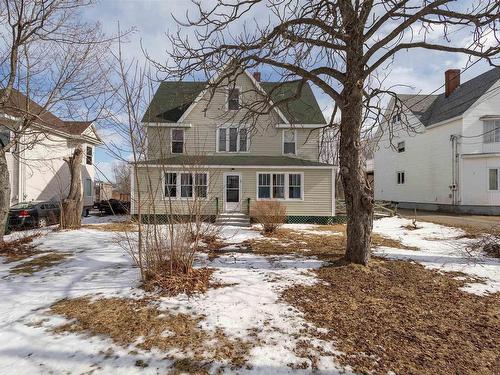 19 Beech Street  Sydney Mines, NS B1V 1E9