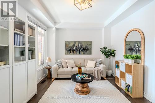 25 Elysian Fields Circle, Brampton, ON - Indoor Photo Showing Living Room