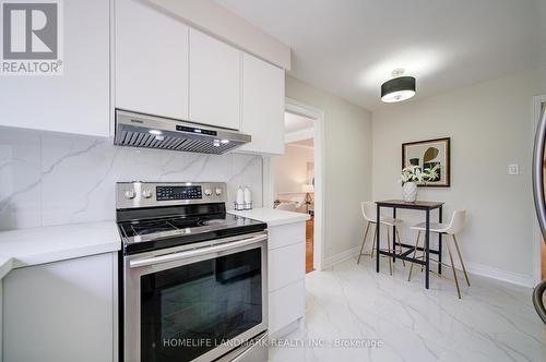 1111 Deer Run, Mississauga, ON - Indoor Photo Showing Kitchen