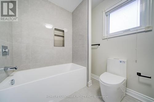 1111 Deer Run, Mississauga, ON - Indoor Photo Showing Bathroom