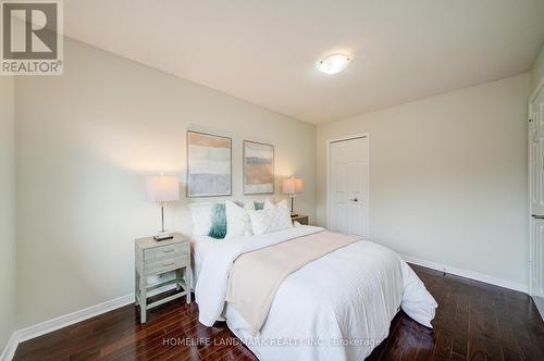 1111 Deer Run, Mississauga, ON - Indoor Photo Showing Bedroom