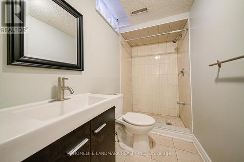 1111 Deer Run, Mississauga, ON - Indoor Photo Showing Bathroom