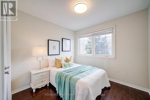 1111 Deer Run, Mississauga, ON - Indoor Photo Showing Bedroom