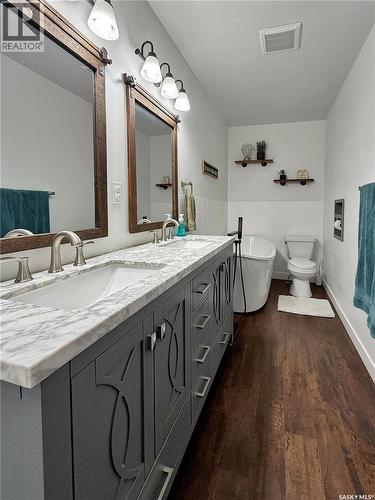737 Sumner Street, Esterhazy, SK - Indoor Photo Showing Bathroom