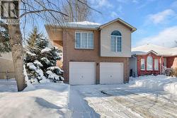 660 ROOSEVELT DRIVE Kingston (City Southwest), ON K7M 8T8