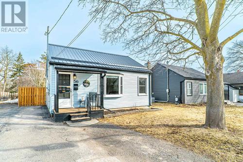 56 GLENELG STREET E  Kawartha Lakes (Lindsay), ON K9V 1Z3