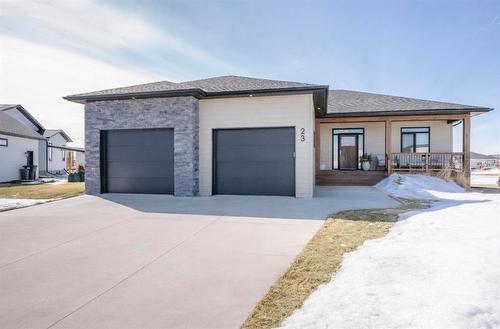 23 MURANO Cove  Steinbach, MB R5G 2W1