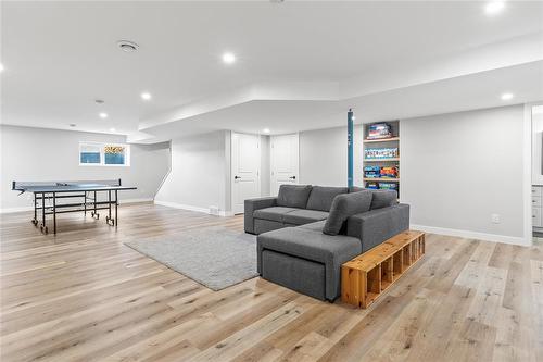 23 Murano Cove, Steinbach, MB - Indoor Photo Showing Living Room