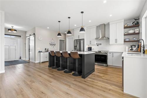 23 Murano Cove, Steinbach, MB - Indoor Photo Showing Kitchen With Upgraded Kitchen