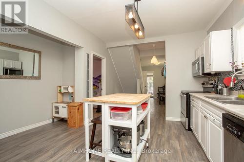 7 Rathgar Street, London East, ON - Indoor Photo Showing Kitchen With Double Sink