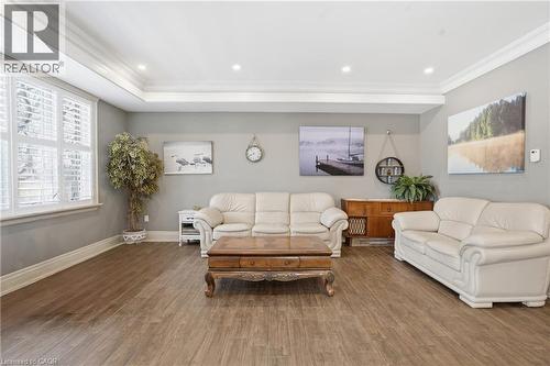 5 Arden Avenue, Hamilton, ON - Indoor Photo Showing Living Room