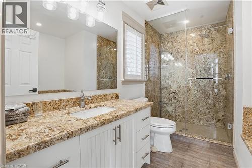 5 Arden Avenue, Hamilton, ON - Indoor Photo Showing Bathroom