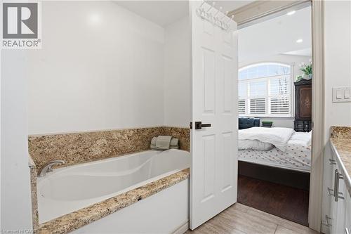 5 Arden Avenue, Hamilton, ON - Indoor Photo Showing Bathroom